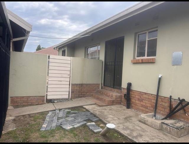 3 BEDROOM PROPERTY TO RENT IN KOSMOSPARK